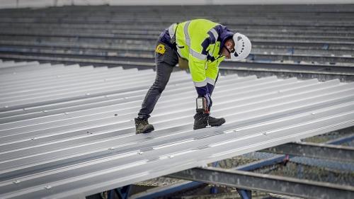 Gevelrenovatie bedrijfsgebouw door Elegast