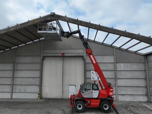 renovatie van dak van bedrijfspand