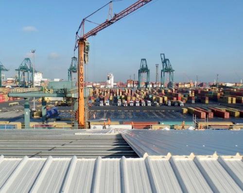 Dakbedekking bedrijfspanden door Elegast