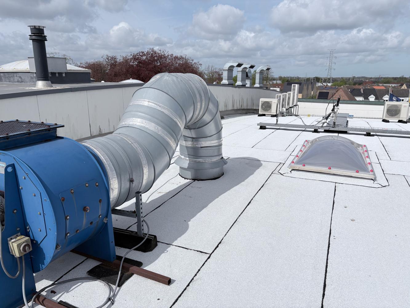 Duurzame transformatie van een industrieel parabooldak boven